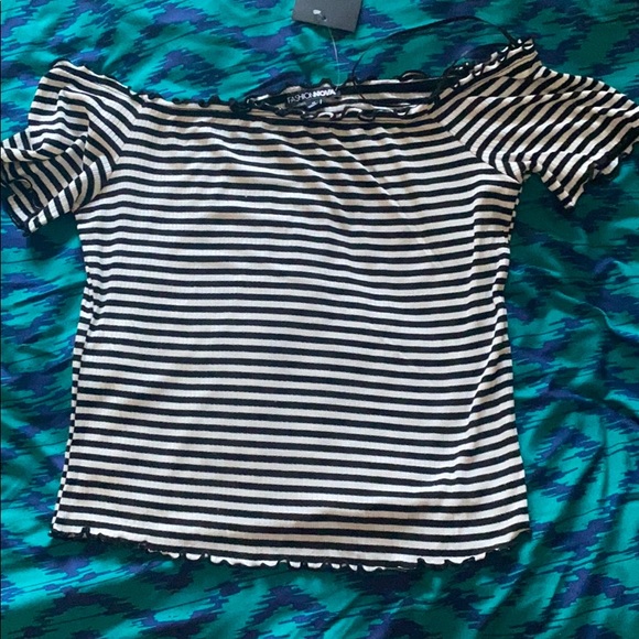 Different kind of Love Top - Picture 1 of 3